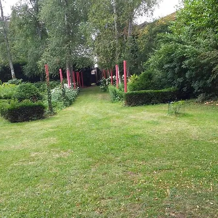 Les Camelias Bed & Breakfast *