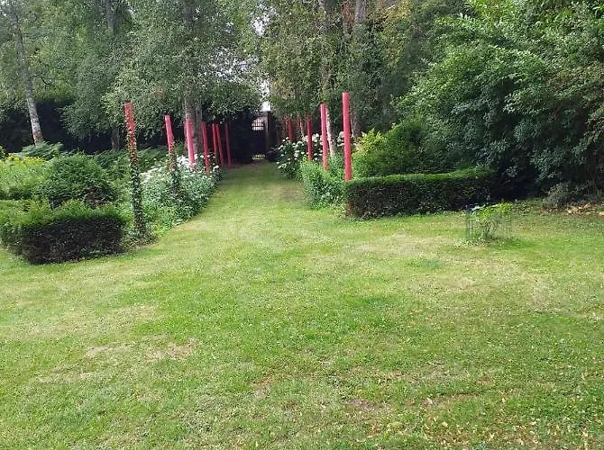 Les Camelias Bed & Breakfast 3*